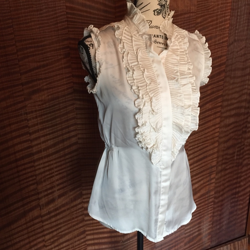 Sleeveless ruffle blouse - Picture 2 of 5